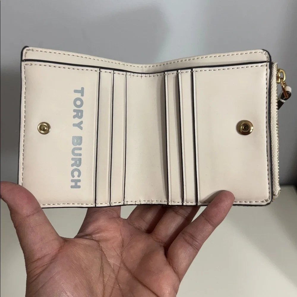 Tory Burch Gemini Link Pattern Wallet with Gold Accent GUC - Picture 5 of 7